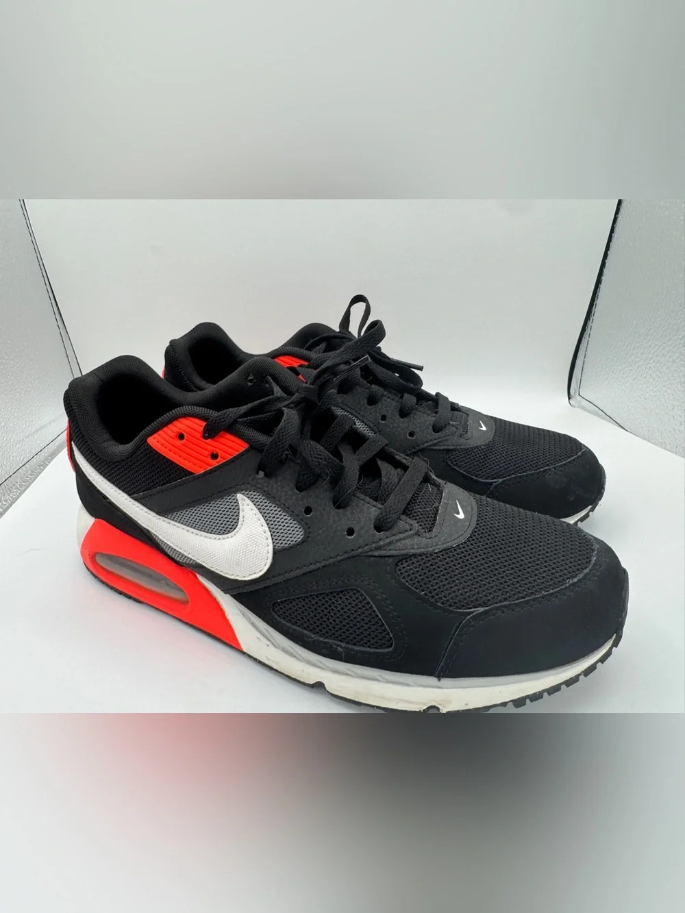 Size 10.5 - Nike Air Max IVO Black Crimson